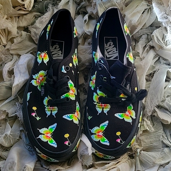 Vans glow in the dark ✨️ - Picture 2 of 5